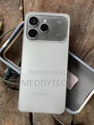 Tecno Spark 40 128 GB Silver