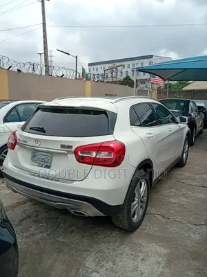Mercedes-Benz GLA 250 2017 White