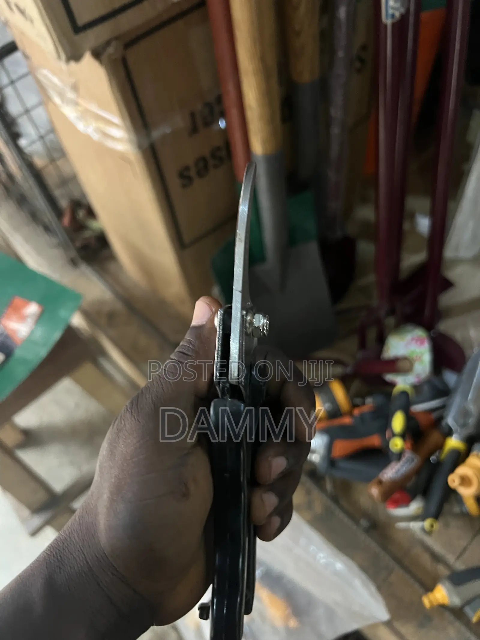 Heavy-Duty Handheld Tools for Gardening