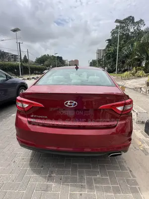Hyundai Sonata SE 4dr Sedan (2.4L 4cyl 6A) 2015 Red