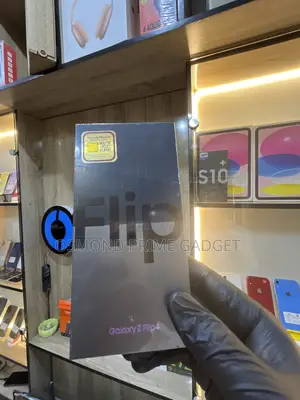 New Samsung Galaxy Z Flip4 256 GB Black