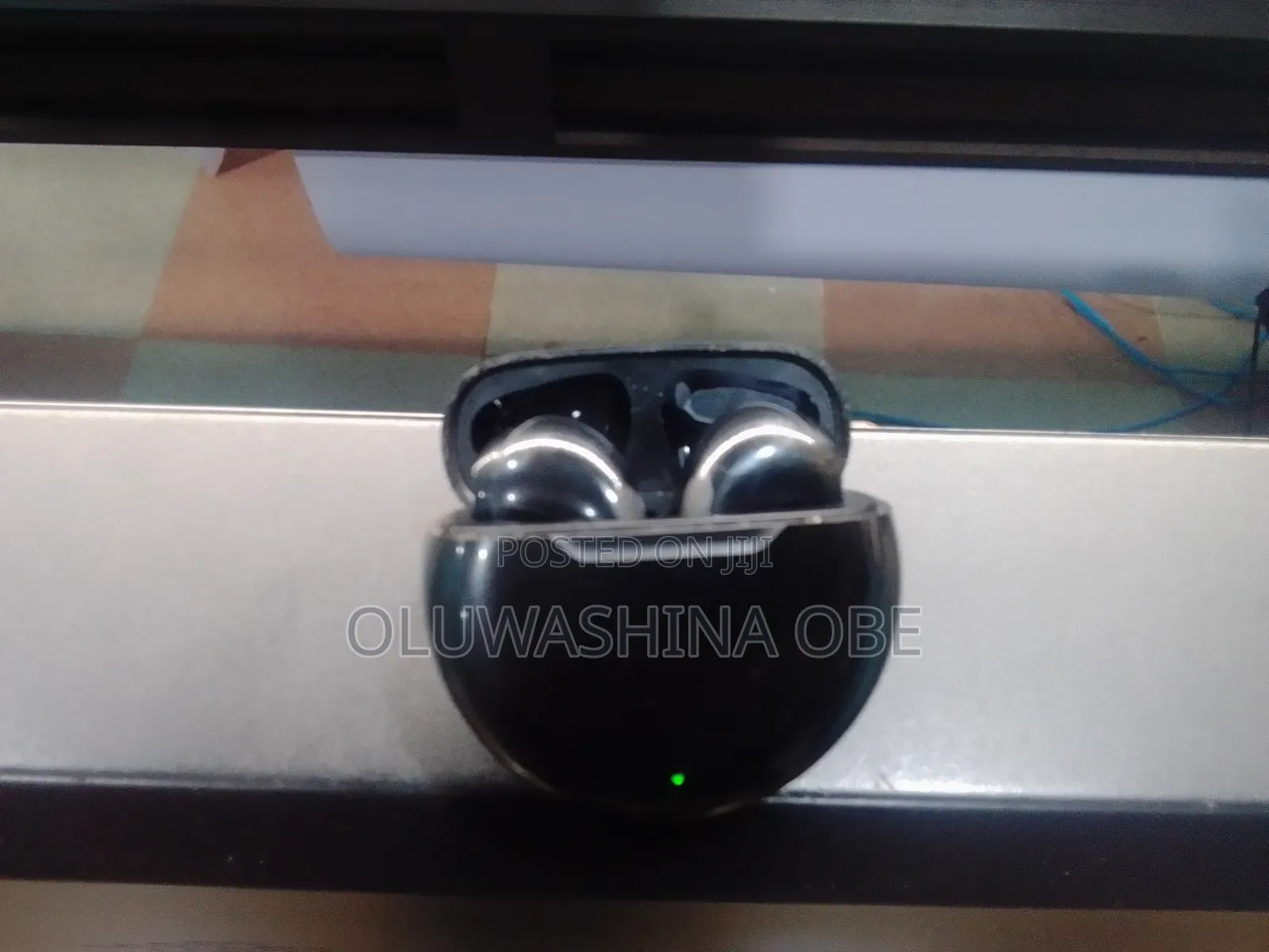 TWS Earpod