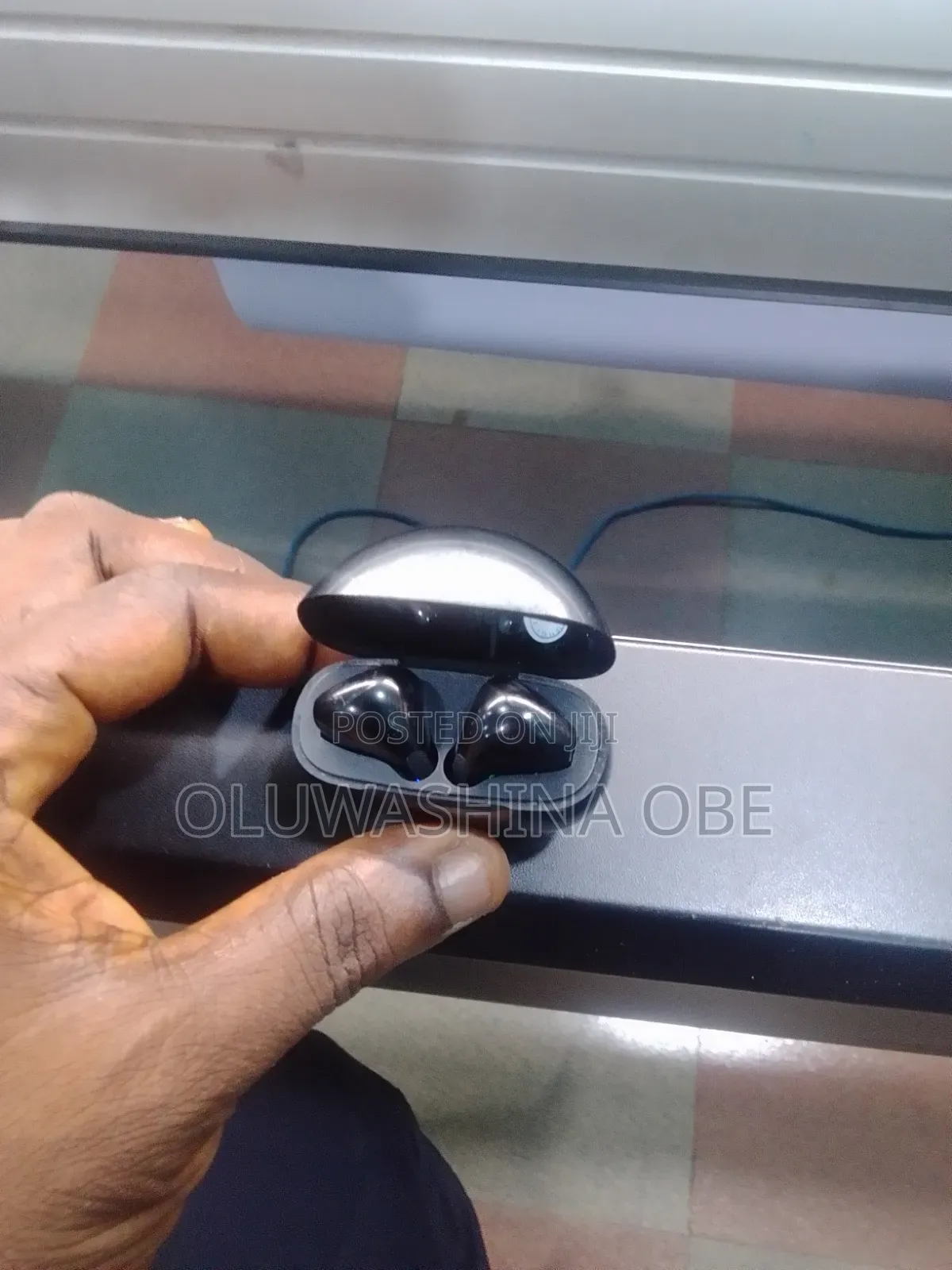 TWS Earpod
