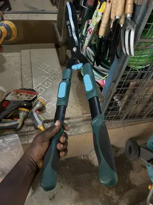 McGregor Telescopic Hand Hedge Shears.