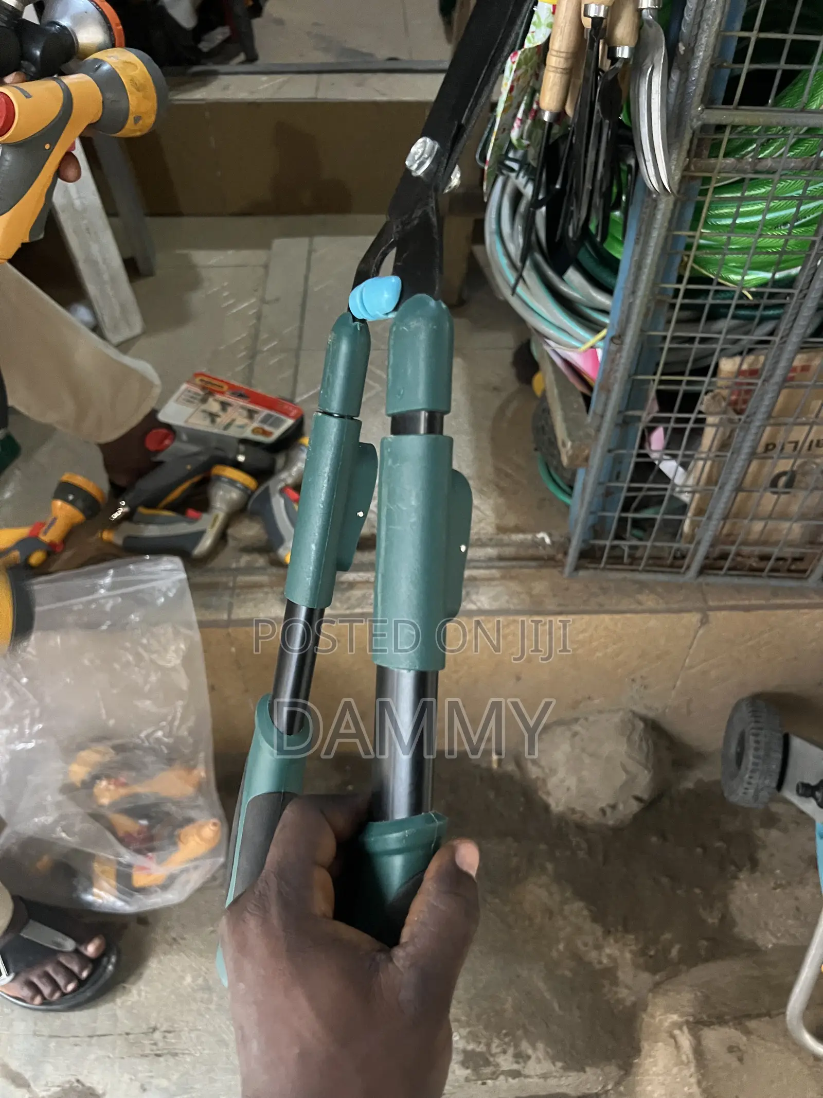 McGregor Telescopic Hand Hedge Shears.