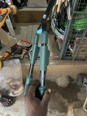 McGregor Telescopic Hand Hedge Shears.