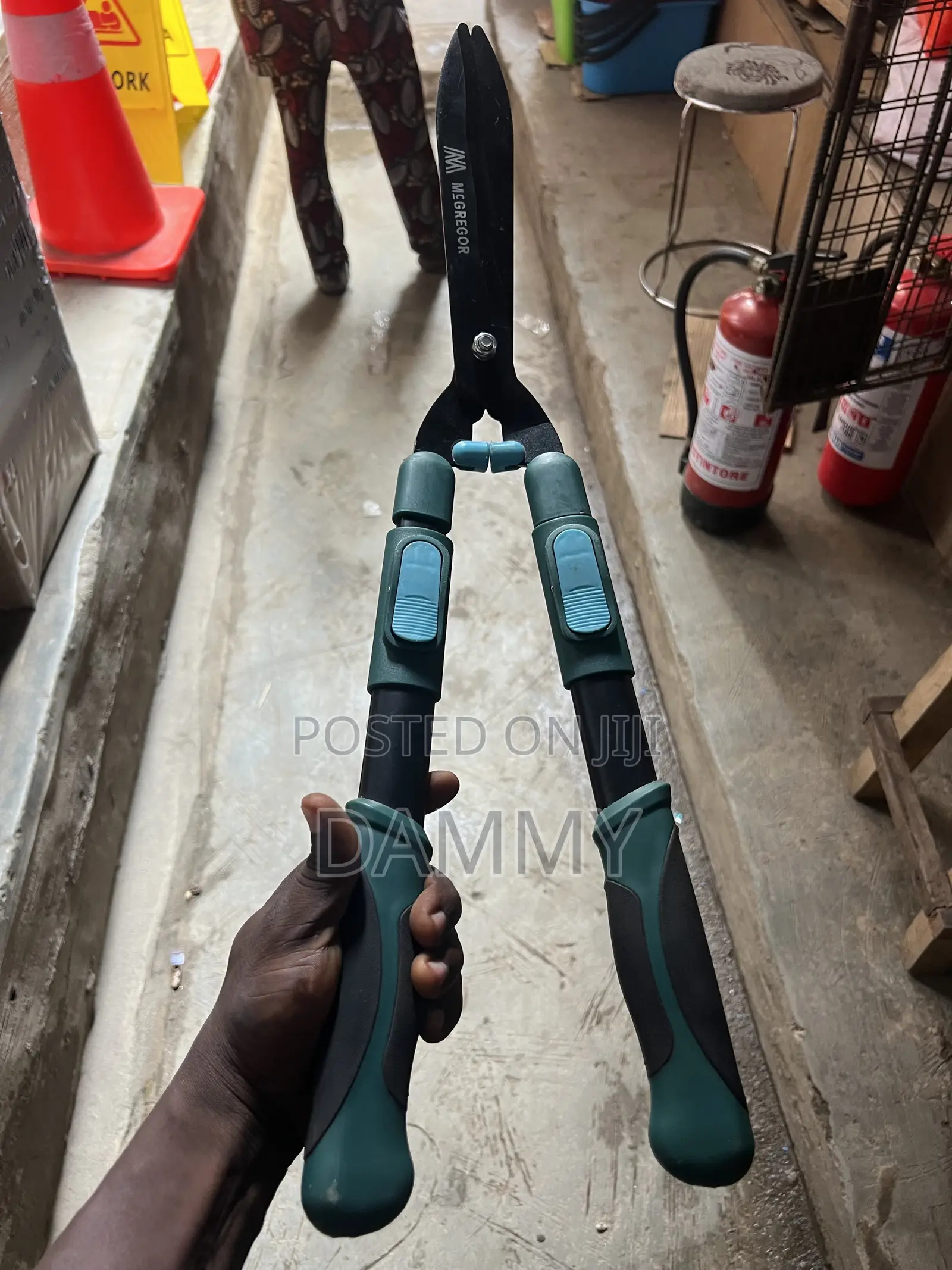 McGregor Telescopic Hand Hedge Shears.