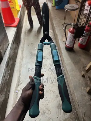 McGregor Telescopic Hand Hedge Shears.