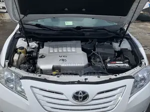 Toyota Camry XLE V6 4dr Sedan (3.5L 6cyl 6AM) 2008 White