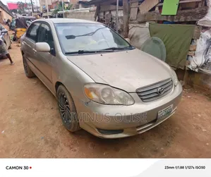 Toyota Corolla 2004 Gold