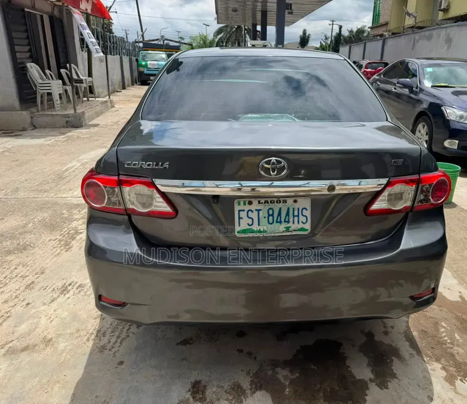 Toyota Corolla 2013 Gray