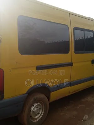 Opel Vivaro 2009 Yellow