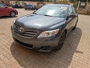 Toyota Camry LE 4dr Sedan (2.5L 4cyl 6AM) 2010 Gray