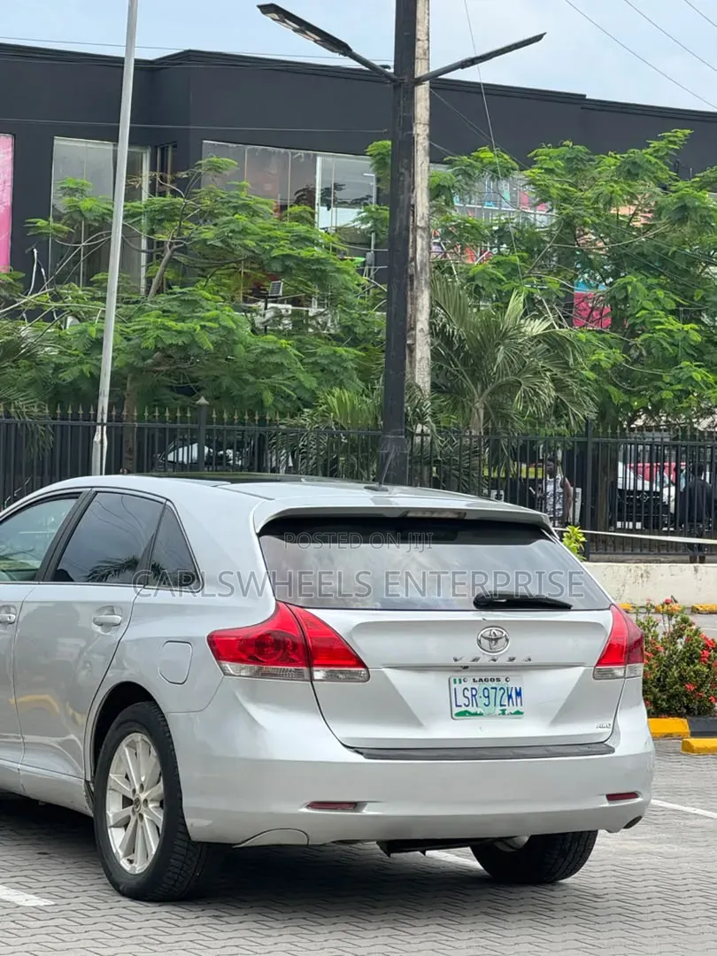 Toyota Venza 2011 Silver