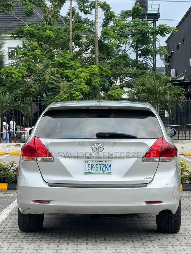 Toyota Venza 2011 Silver
