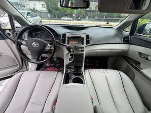 Toyota Venza 2011 Silver