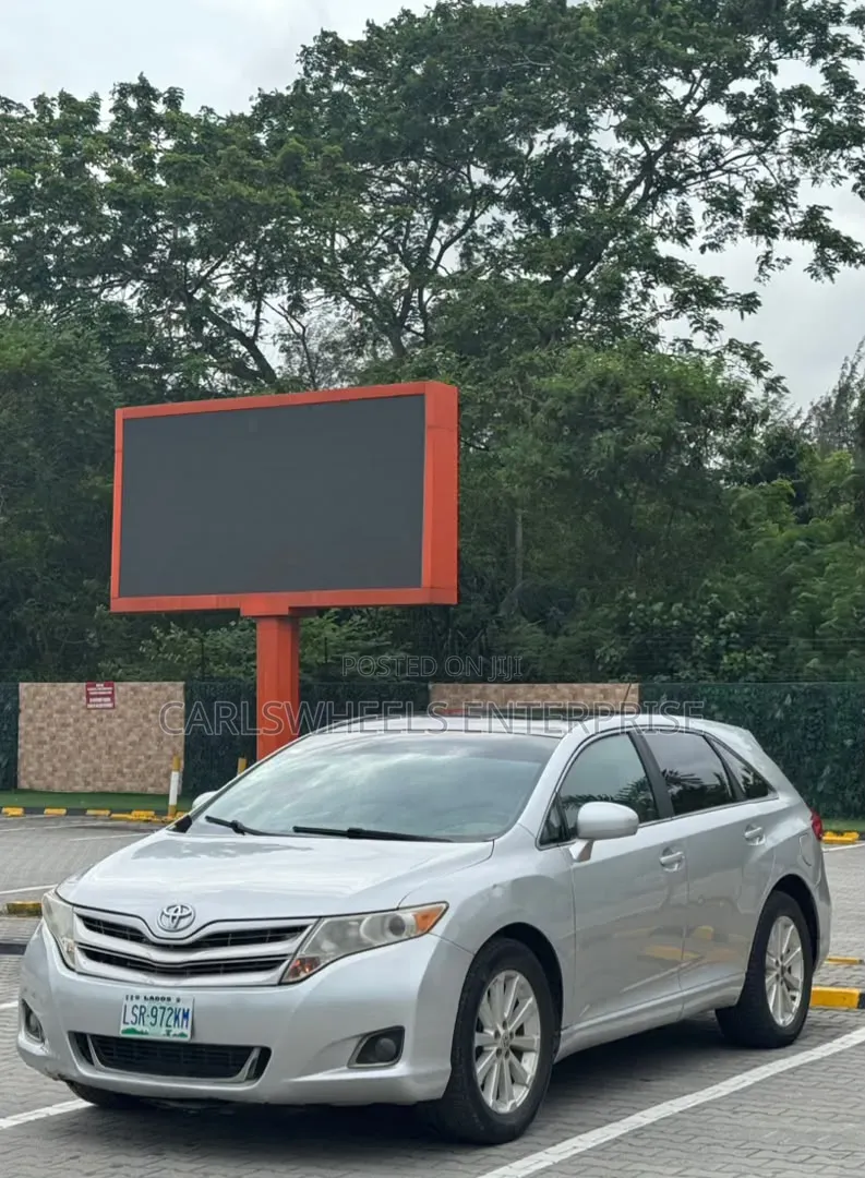 Toyota Venza 2011 Silver
