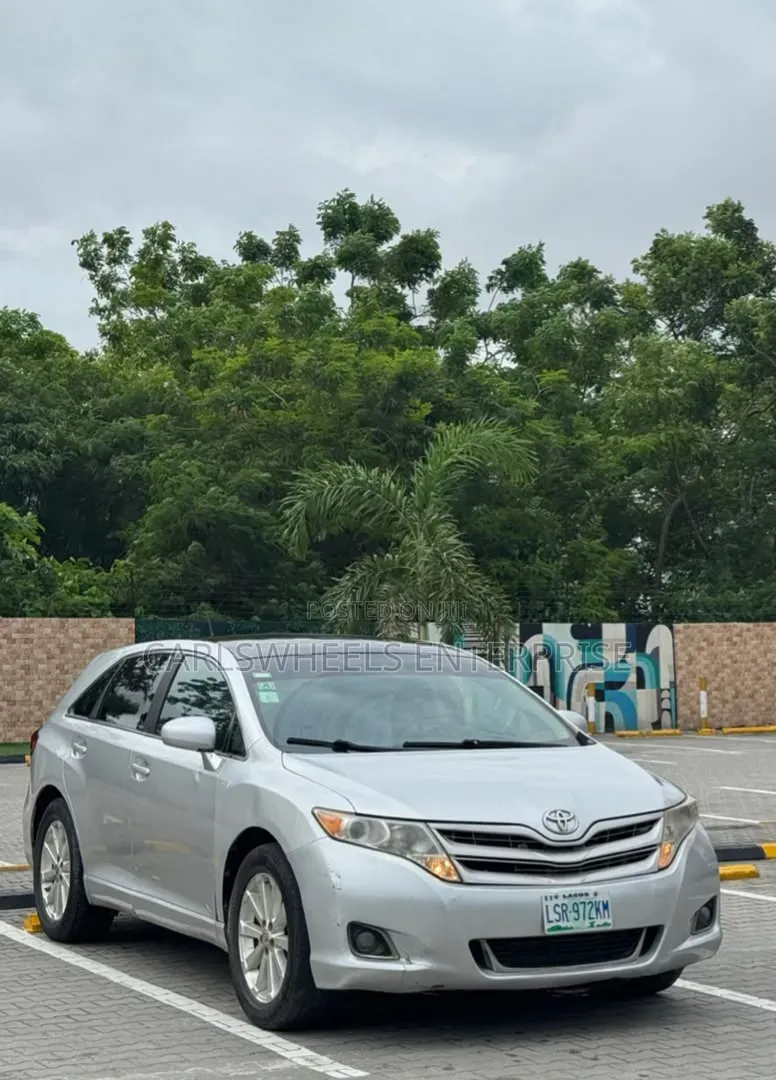 Toyota Venza 2011 Silver