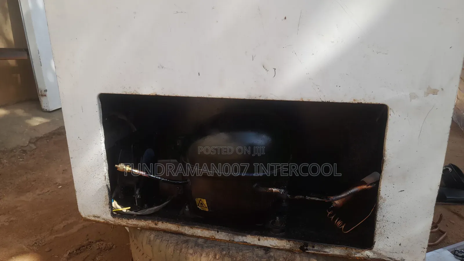 Refrigerators Technician