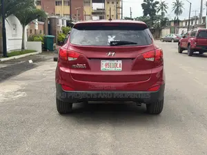 Hyundai Tucson SE AWD 2015 Red
