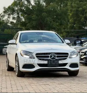 Mercedes-Benz C300 Luxury Sedan RWD (2.0L 4cyl 7A) 2016 White
