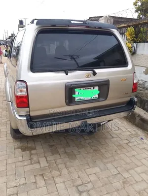 Toyota 4-Runner 2002 Gold