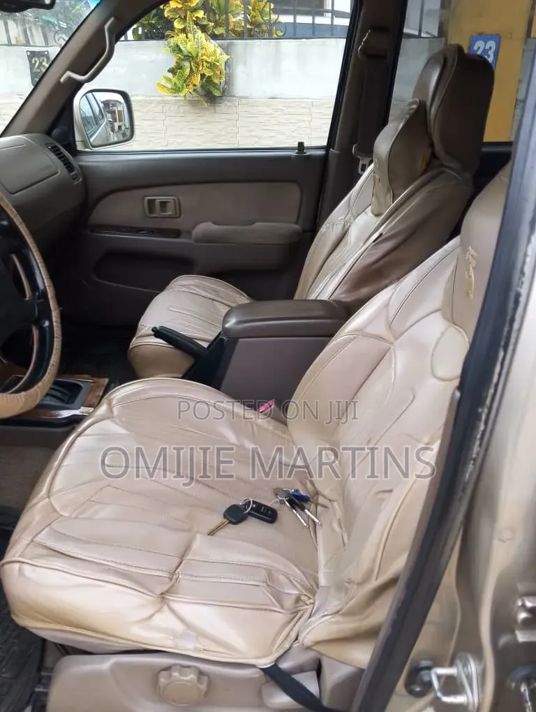 Toyota 4-Runner 2002 Gold