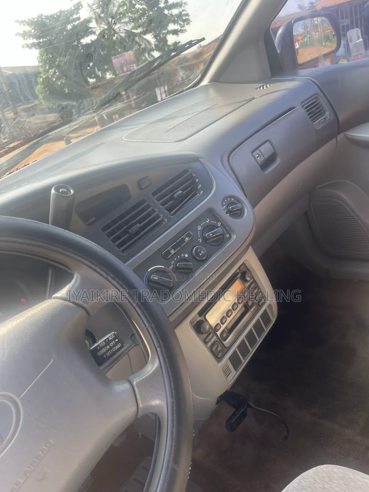 Toyota Sienna 2000 Gray