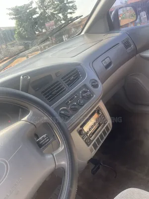 Toyota Sienna 2000 Gray