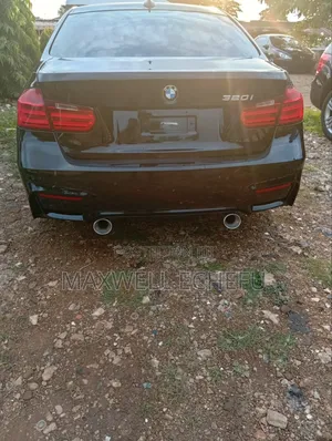 BMW 320i Sedan RWD 2014 Black