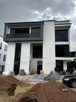 7bdrm Duplex in Maitama for sale