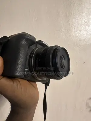Canon R10 Rent