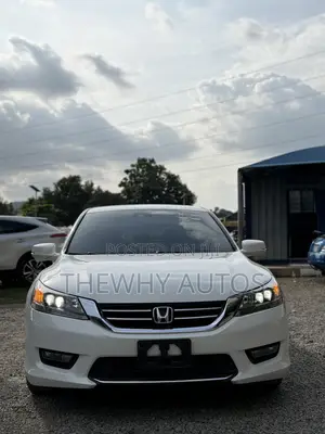Honda Accord Touring V-6 4dr Sedan (3.5L 6cyl 6A) 2014 White