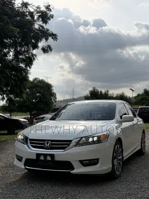 Honda Accord Touring V-6 4dr Sedan (3.5L 6cyl 6A) 2014 White