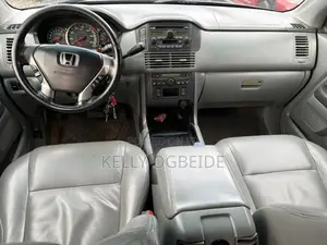 Honda Pilot 2005 Gray