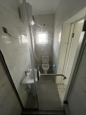 3bdrm Apartment in Pearl View Estate, Adekunle for rent