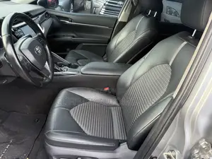Toyota Camry XLE FWD 2020 Silver