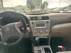 Toyota Camry LE 4dr Sedan (2.5L 4cyl 6A) 2011 Blue