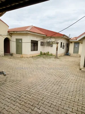2bdrm Block of Flats in Barnawa Gabon, Kaduna / Kaduna State for sale