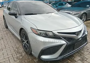 Toyota Camry SE Nightshade 2022 Silver