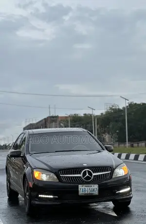 Mercedes-Benz C300 2011 Black