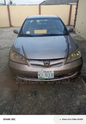 Honda Civic 2005 Gold
