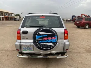 Toyota RAV4 Automatic 2003 Silver