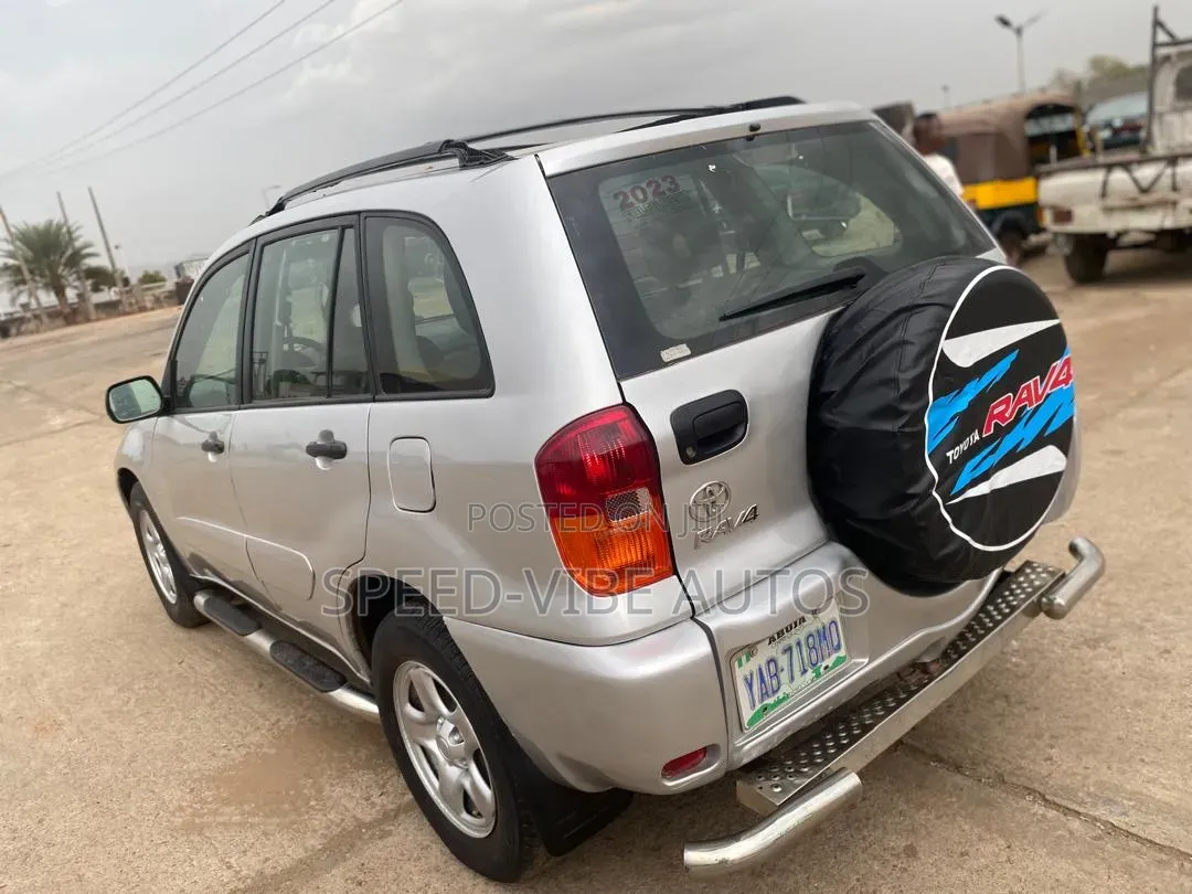 Toyota RAV4 Automatic 2003 Silver