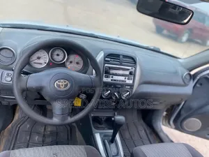 Toyota RAV4 Automatic 2003 Silver