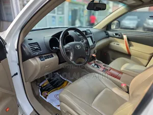 Toyota Highlander Limited 2010 White