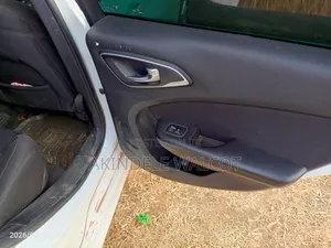 Chrysler 200 2014 White