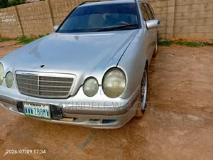 Mercedes-Benz 200 2000 Silver