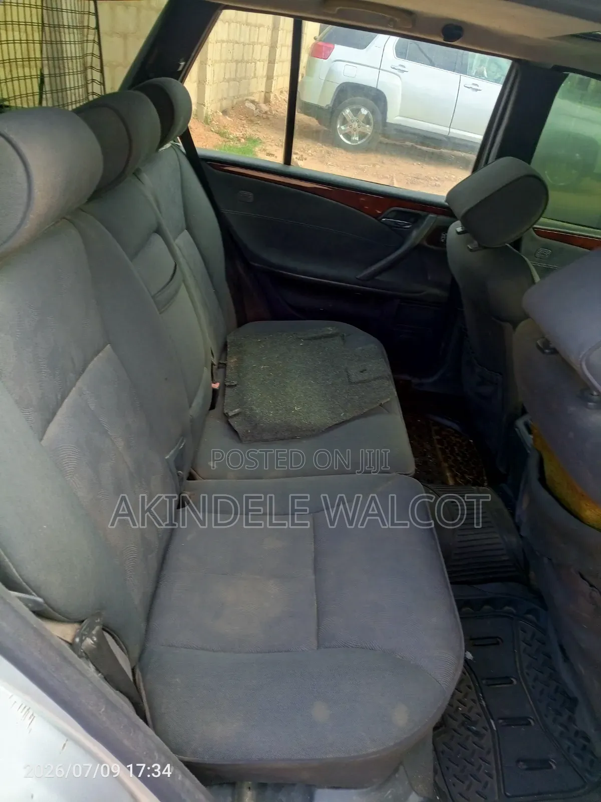 Mercedes-Benz 200 2000 Silver