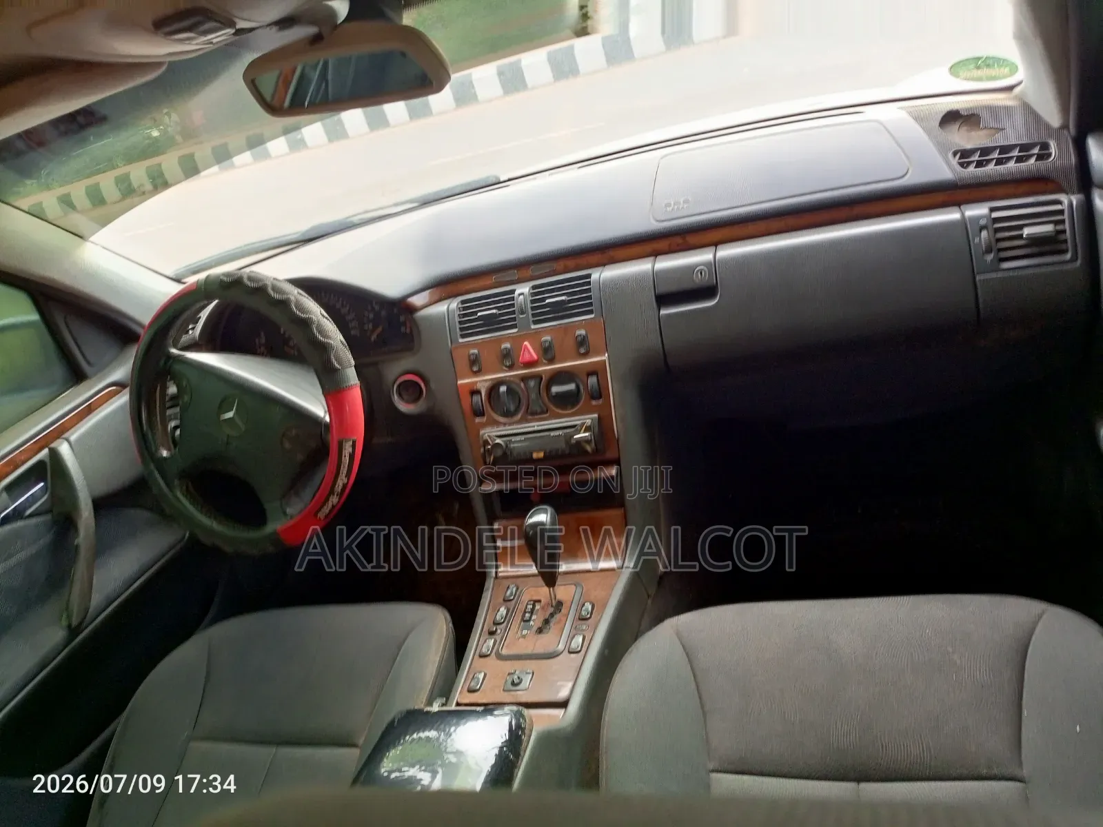 Mercedes-Benz 200 2000 Silver